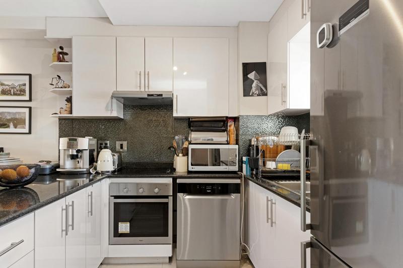 To Let 2 Bedroom Property for Rent in Sea Point Western Cape